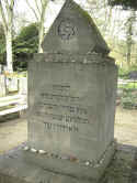 Trier Friedhof 103.jpg (91943 Byte)