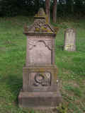 Neumagen Friedhof 210.jpg (106613 Byte)